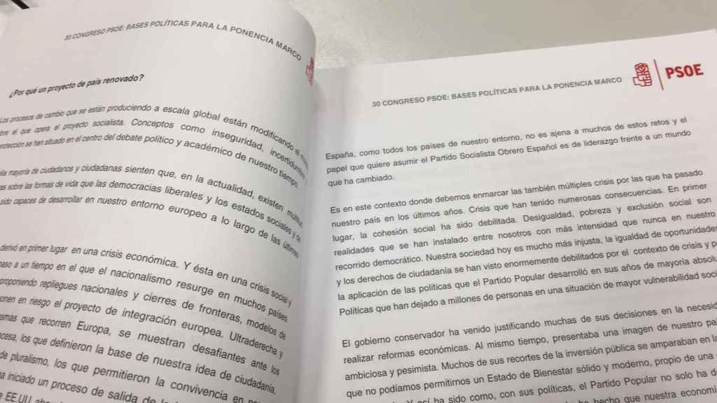 Un error tipográfico en los preparativos del congreso del PSOE / CG