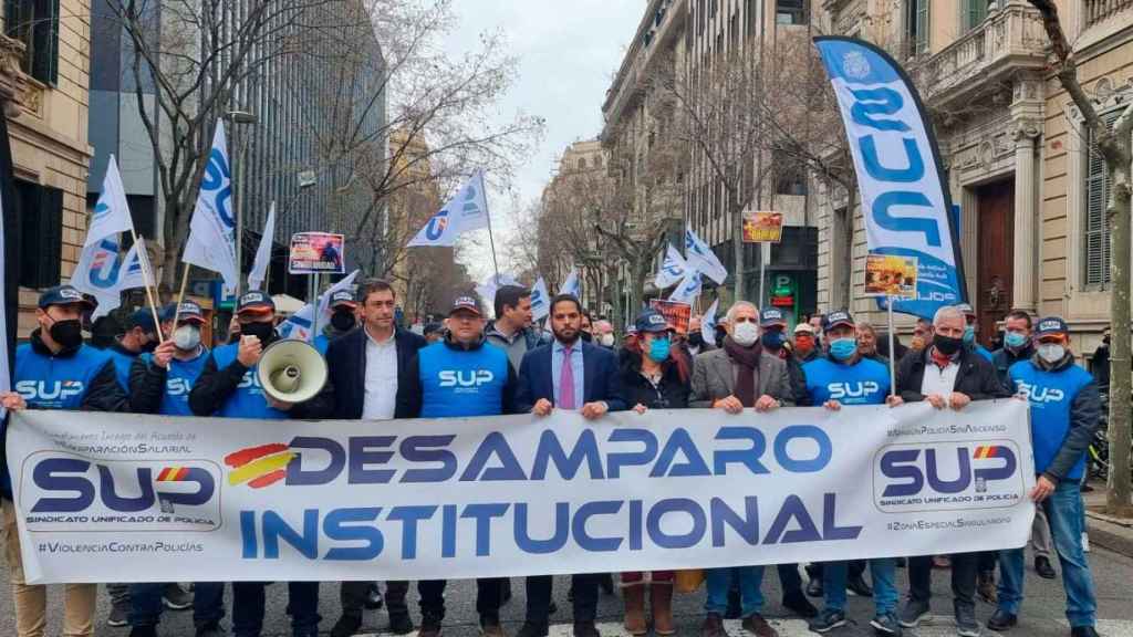 Concentración para pedir al Gobierno incentivos para agentes de la Policía Nacional en Cataluña / EP