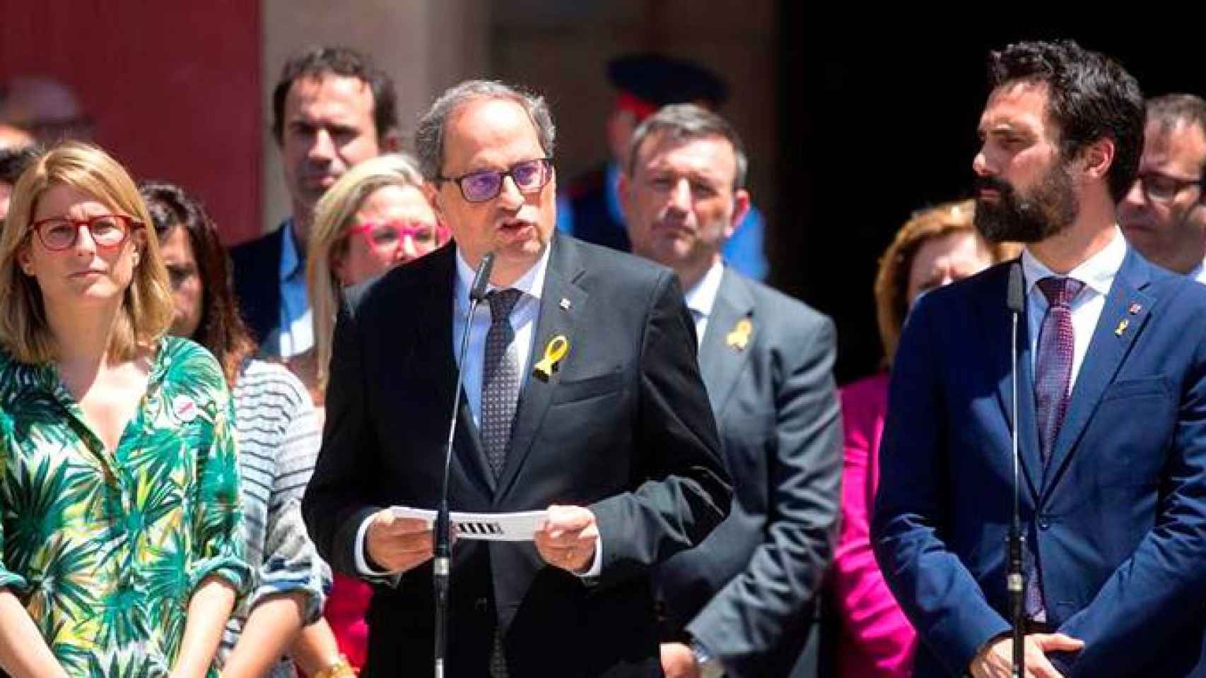 Roger Torrent (d), y el presidente de la Generalitat, Quim Torra (c), durante la declaración institucional conjunta sobre la situación de los políticos presos / EFE