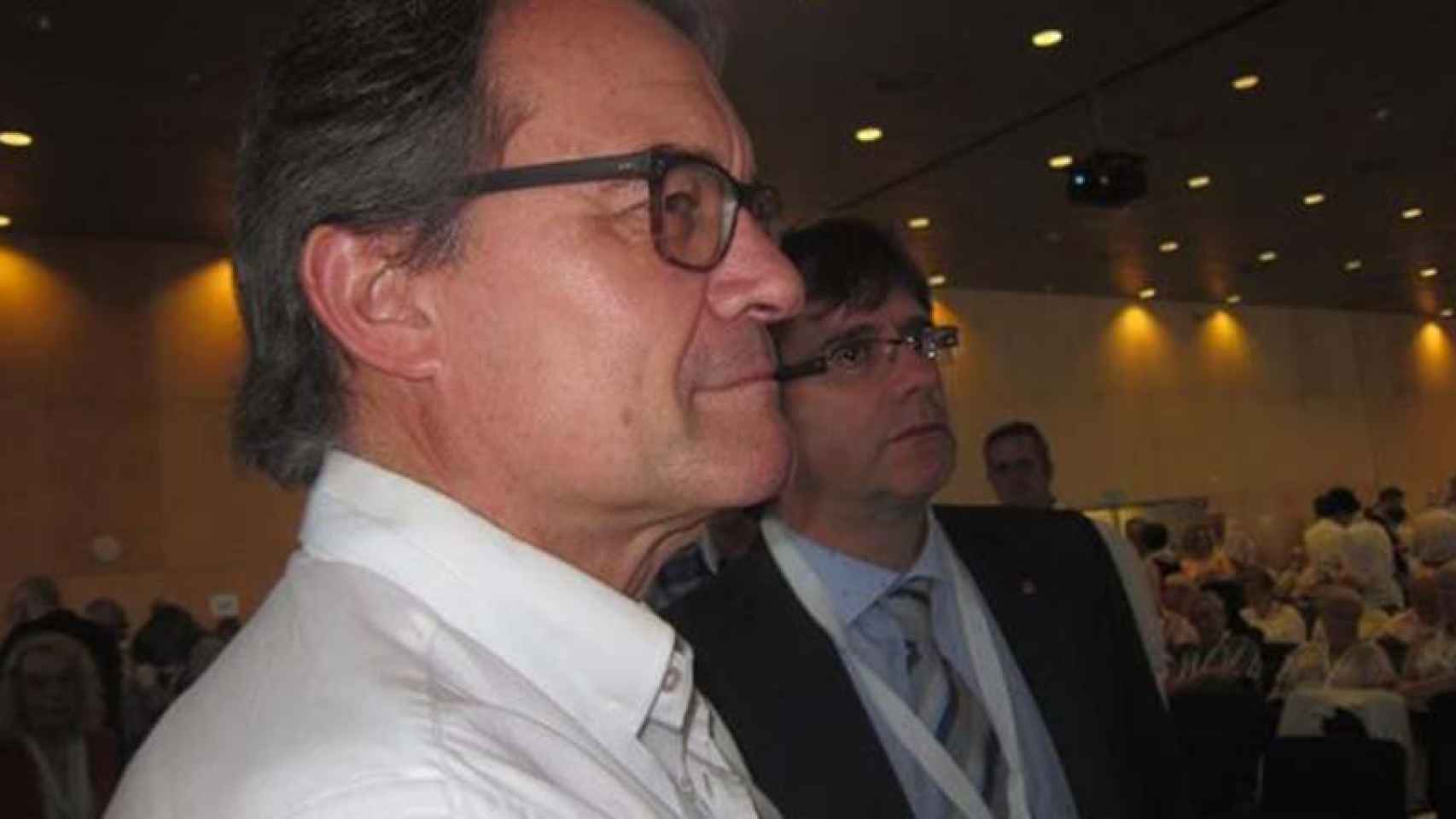 Artur Mas y Carles Puigdemont, anoche, en el congreso de refundación de CDC.