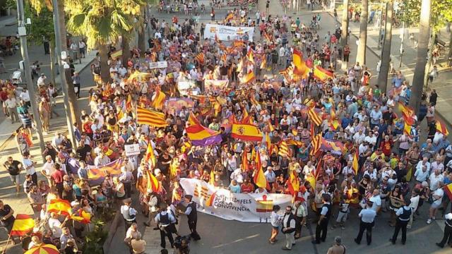 Manifestación organizada por SCC contra el apoyo del PSC a la adhesión a la AMI