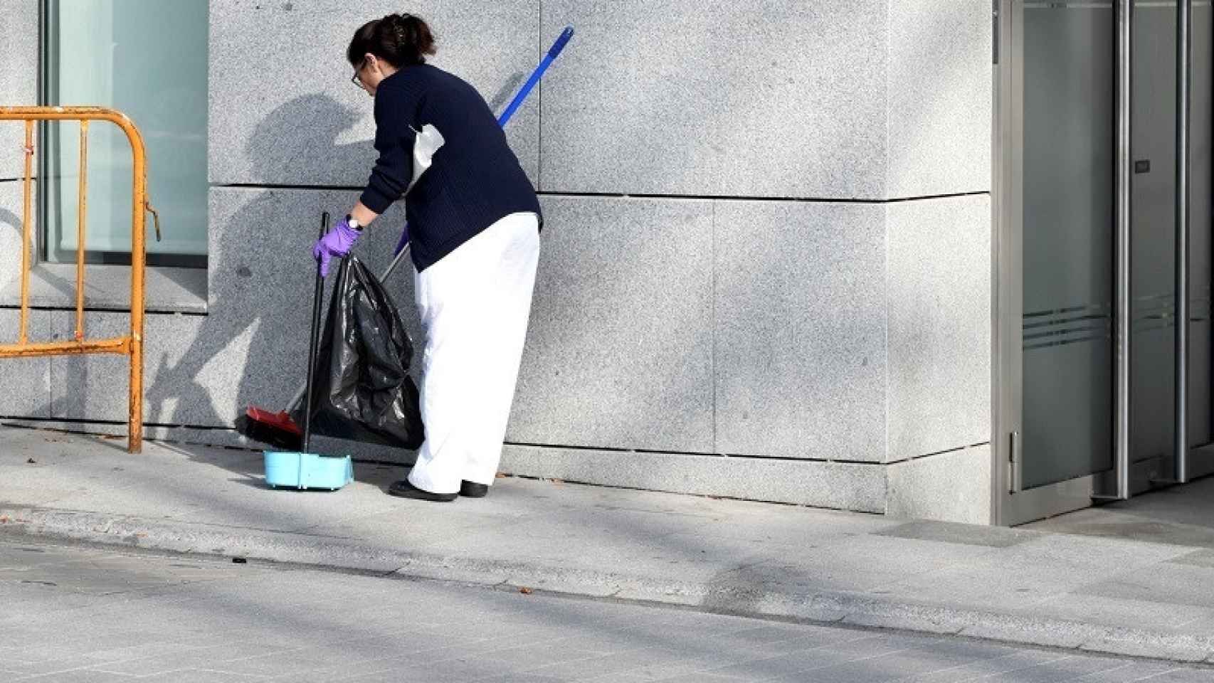 Trabajadora de la limpieza, como las que explotaba laboralmente un hombre que ha sido condenado a seis años de prisión / EP