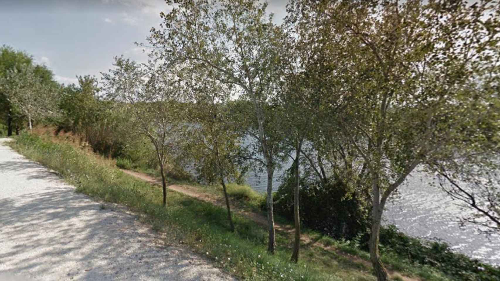 Imagen del punto de Empuriabrava donde se halló el cadáver de un hombre / GOOGLE