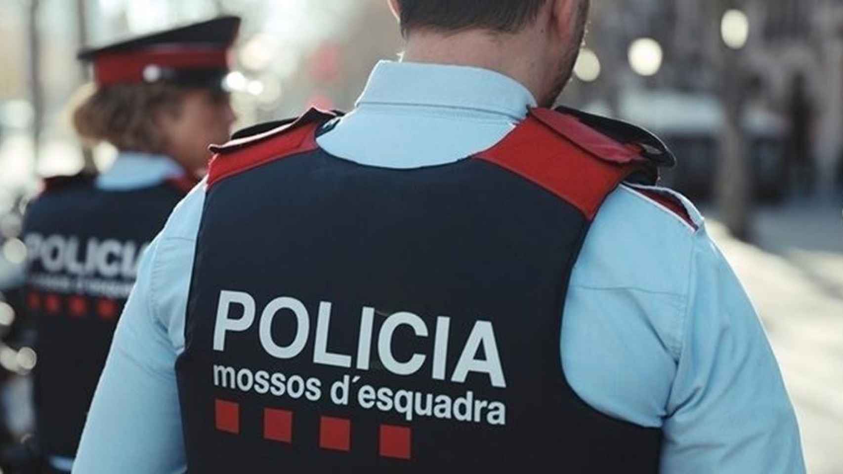 Una pareja de mossos d'esquadra / EP