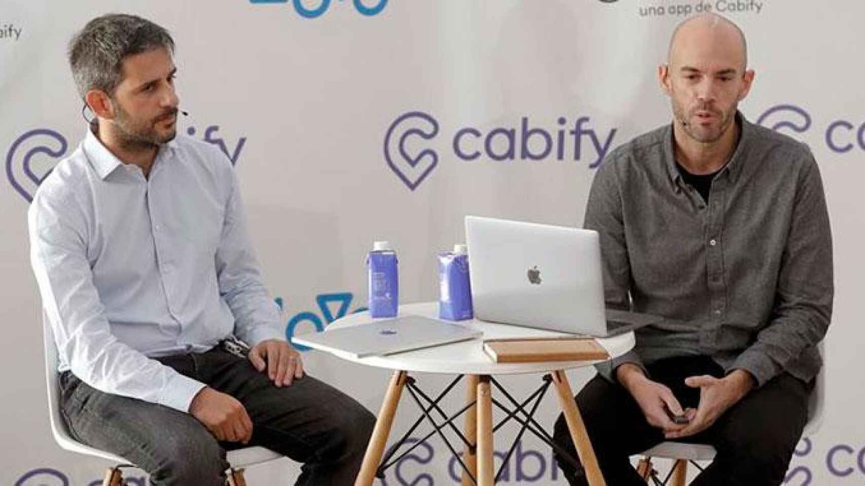 El director general de Cabify, Vicente Pascual, y el fundador de la compañía de VTC, Juan de Antonio / EFE