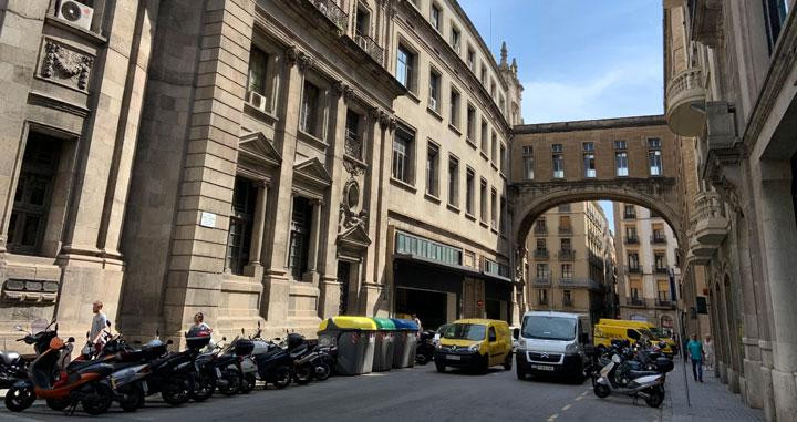 El puente que une el edificio de Correos y el inmueble anexo / CG