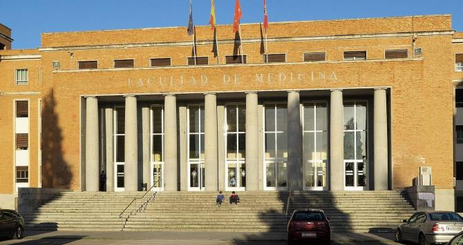 Facultad de Medicina de la Universidad Complutense / Malopez 21 Wikimedia Commons