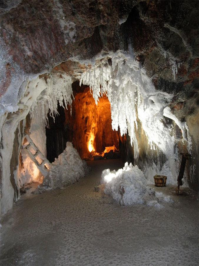 Interior de la Montaña de la Sal / BEUSSON - WIKIMEDIA COMMONS