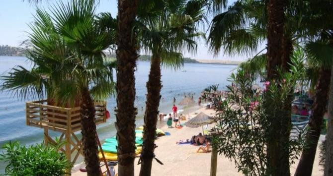 Imagen de la playa dulce de Orellana, también con bandera azul / TURISMO EXTREMADURA