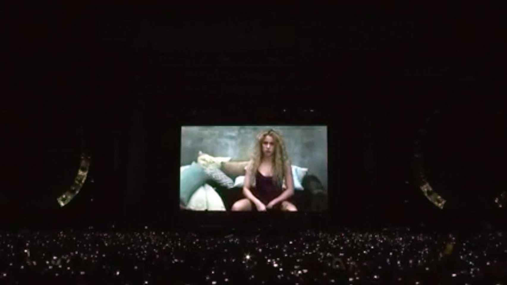 El videoclip de 'Nada', de Shakira, en el estreno en Colombia / INSTAGRAM