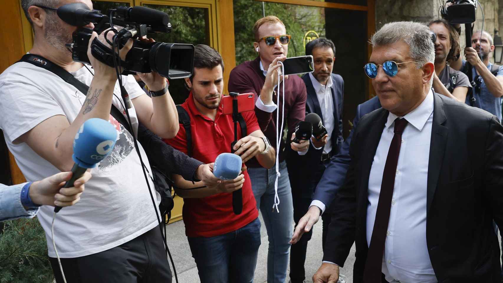 Joan Laporta llega a la comida de directivas del clásico de Madrid / EFE