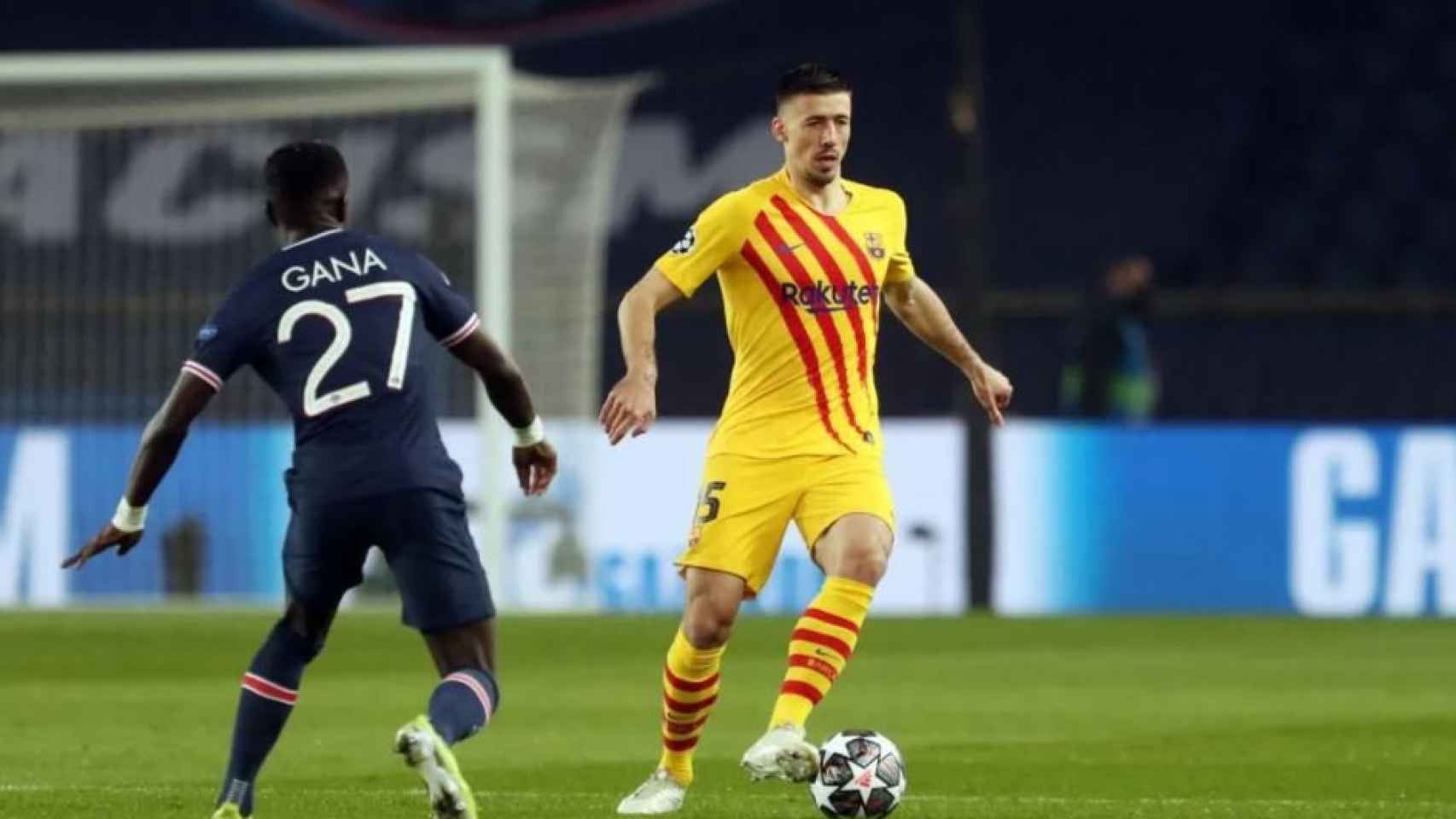 Clément Lenglet en una acción del PSG-Barça / FCB