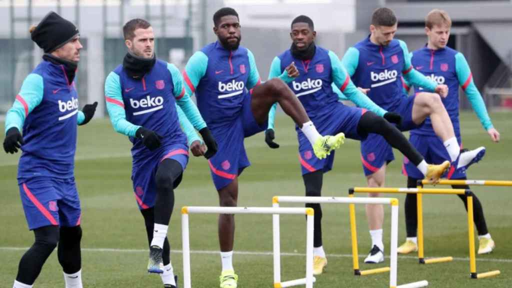 Samuel Umtiti entrenando con sus compañeros del Barça / FC Barcelona