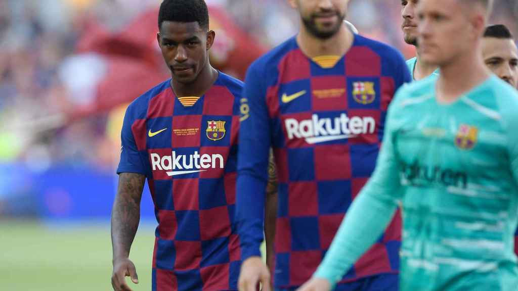 Junior Firpo después de un partido con el Barça / EFE