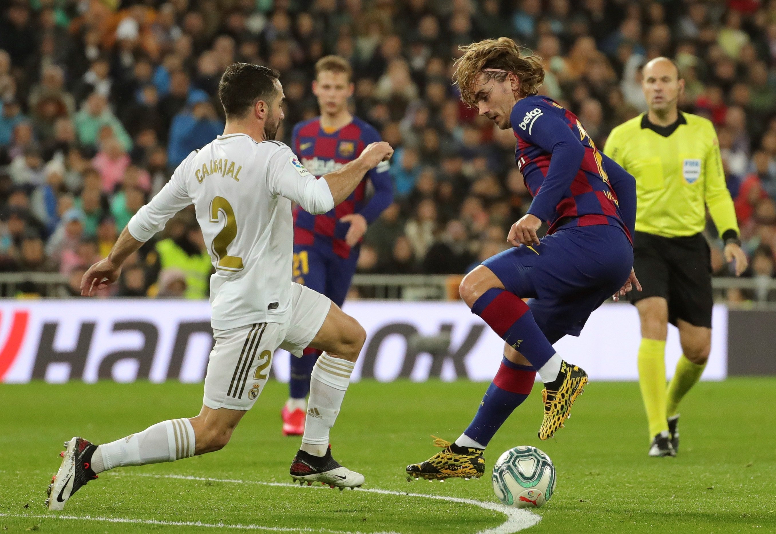 Griezmann en una acción durante el clásico / EFE