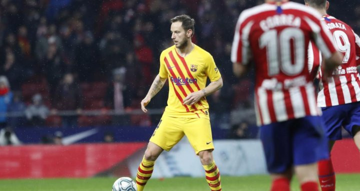 Rakitic, en el partido ante el Atlético de Madrid | EFE