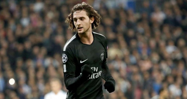 Adrien Rabiot, el medio del PSG pretendido por el Barça | EFE