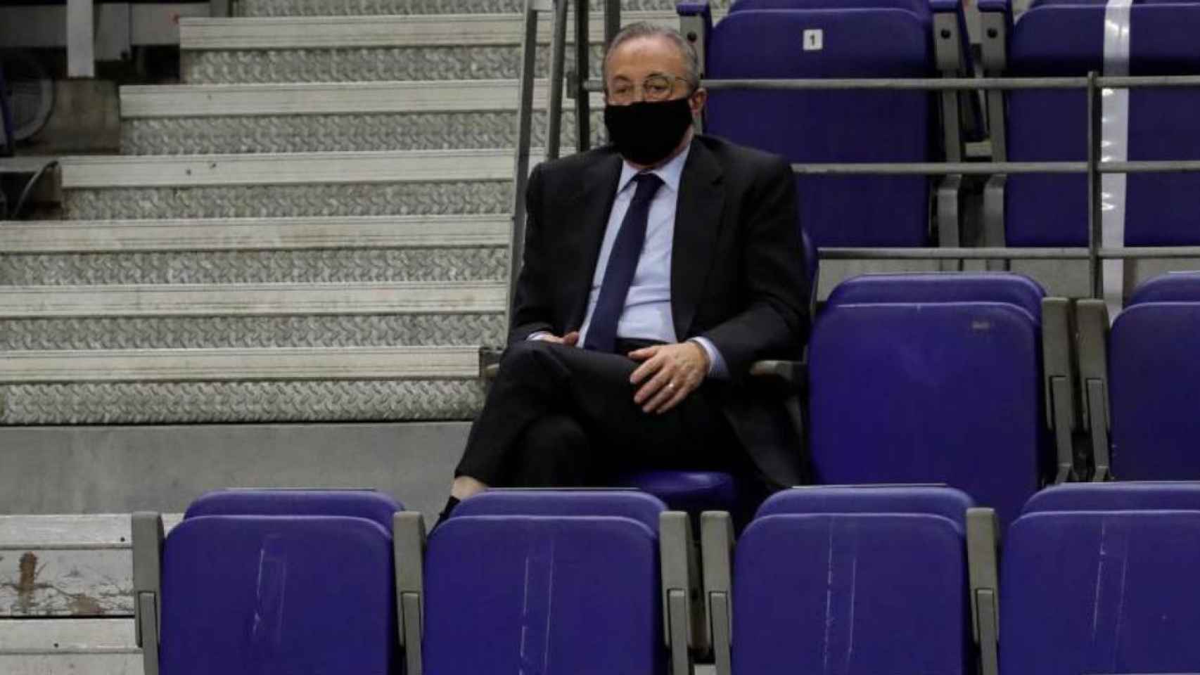 Florentino Pérez en el palco de Valdebebas el año pasado, presenciando un partido de su equipo / Redes