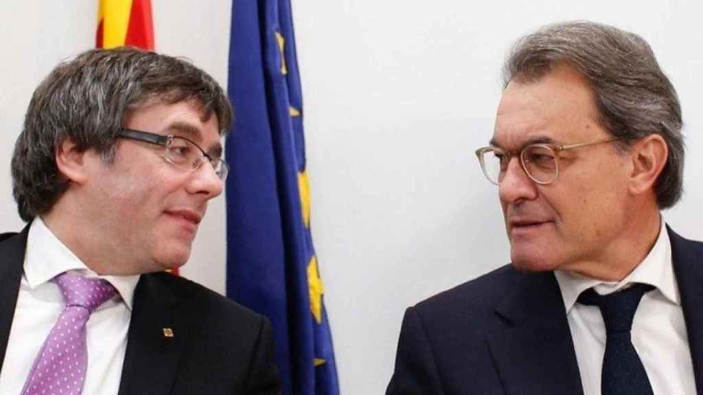 Carles Puigdemont (i) y Artur Mas (d) en una imagen de archivo / EFE