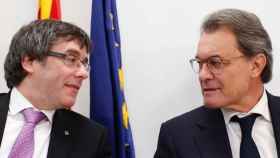 Carles Puigdemont (i) y Artur Mas (d) en una imagen de archivo / EFE