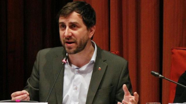 Toni Comín, consejero de Salud, en su comparecencia esete jueves en la comisión de Salud del Parlament.