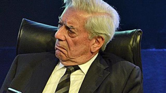 El escritor Mario Vargas Llosa