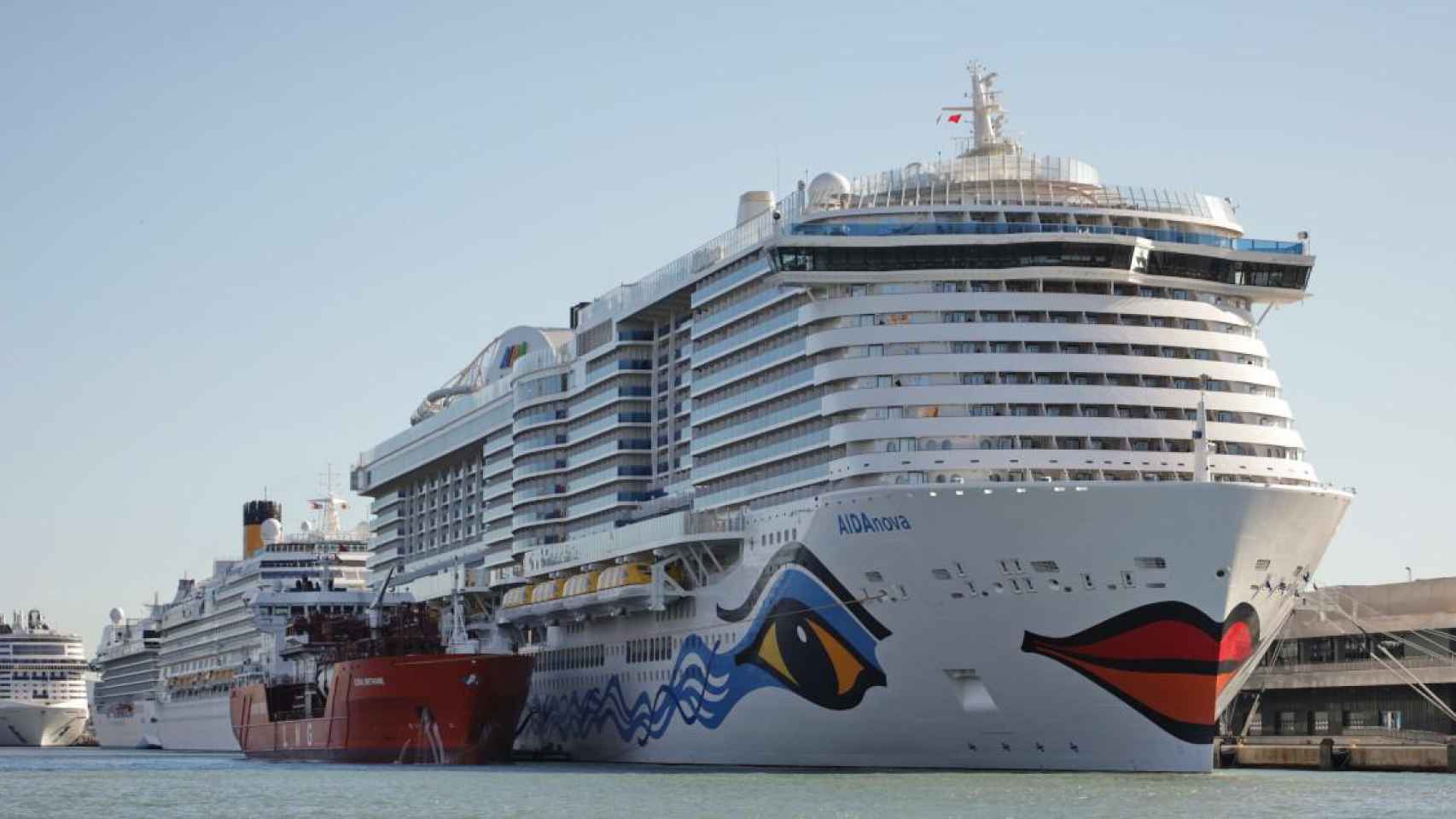 Cruceros atracados en el Puerto de Barcelona / EP