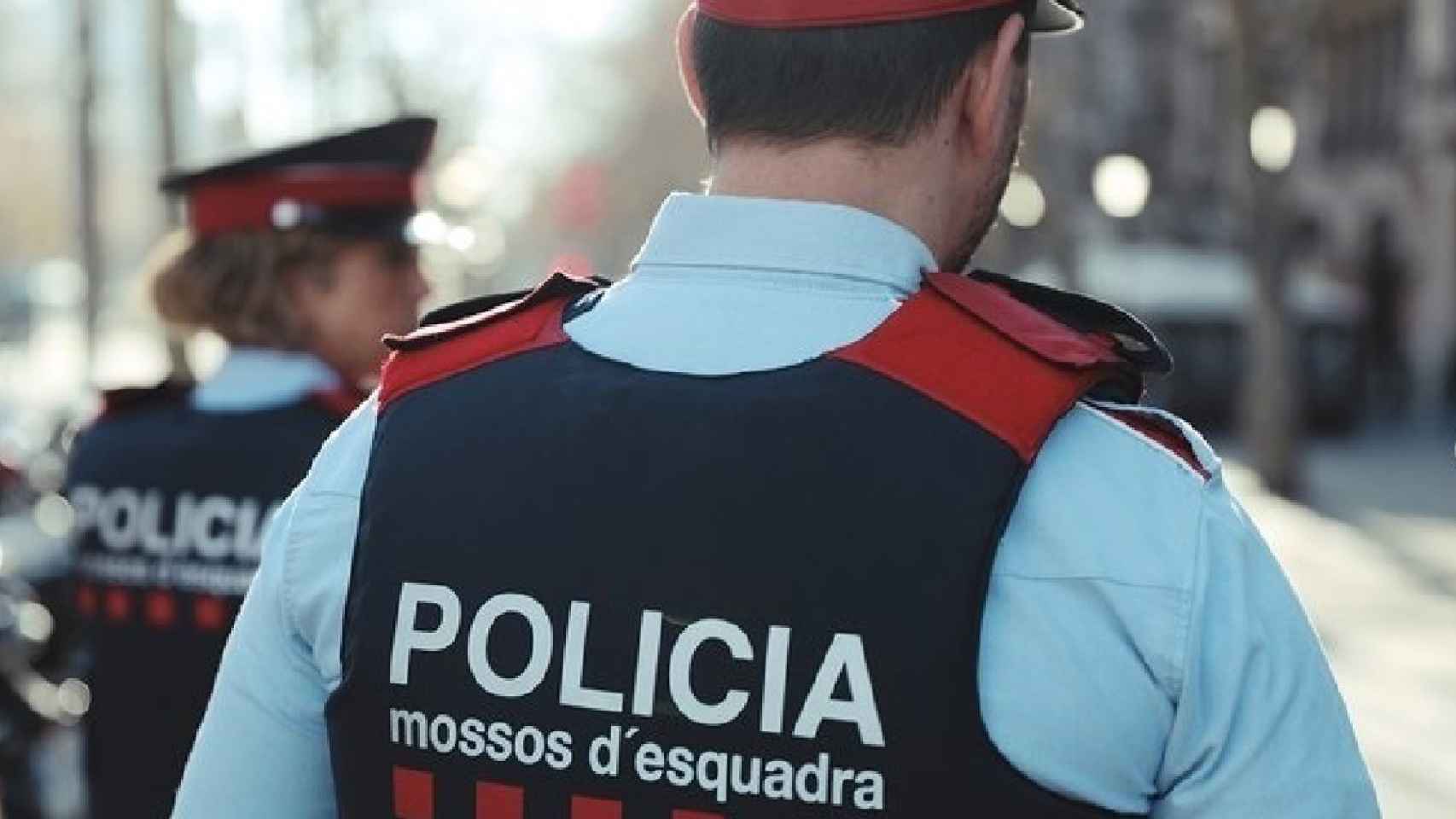 Los Mossos d'Esquadra detienen a un médico de la Conselleria de Interior por abusar de tres mujeres / MOSSOS