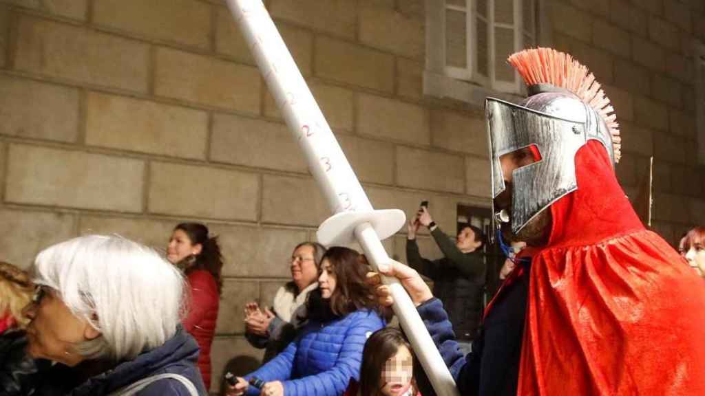 Asistentes a una manifestación antivacunas celebrada este sábado en Barcelona. EFE