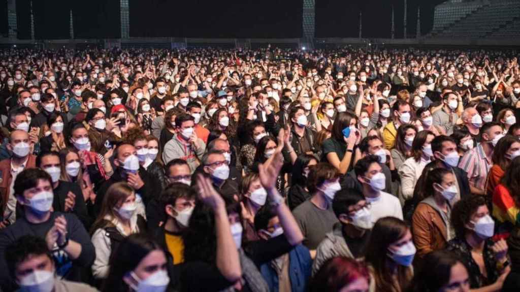 Asistentes al concierto de Love of Lesbian en el Palau Sant Jordi / EP