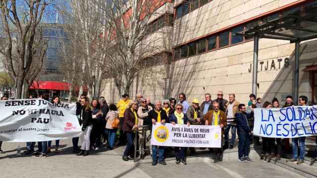 Protesta en Reus por la condena por el intento de bocicot al Consejo de Ministros / @EdgarFdz