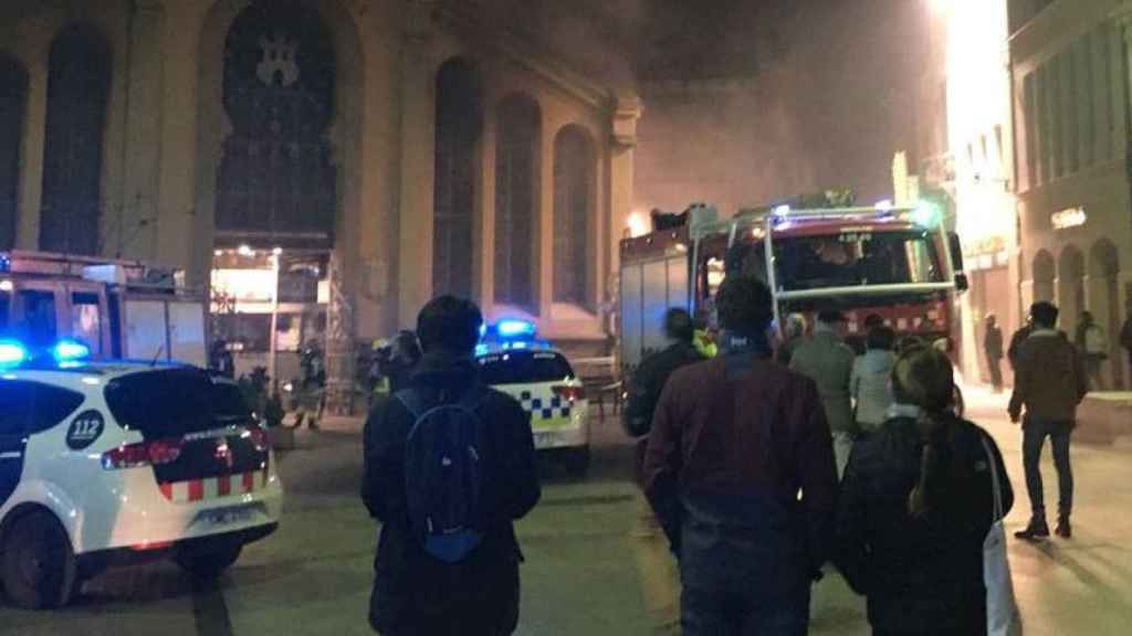 Los Bombers de la Generalitat durante un operativo en Terrassa / BOMBERS