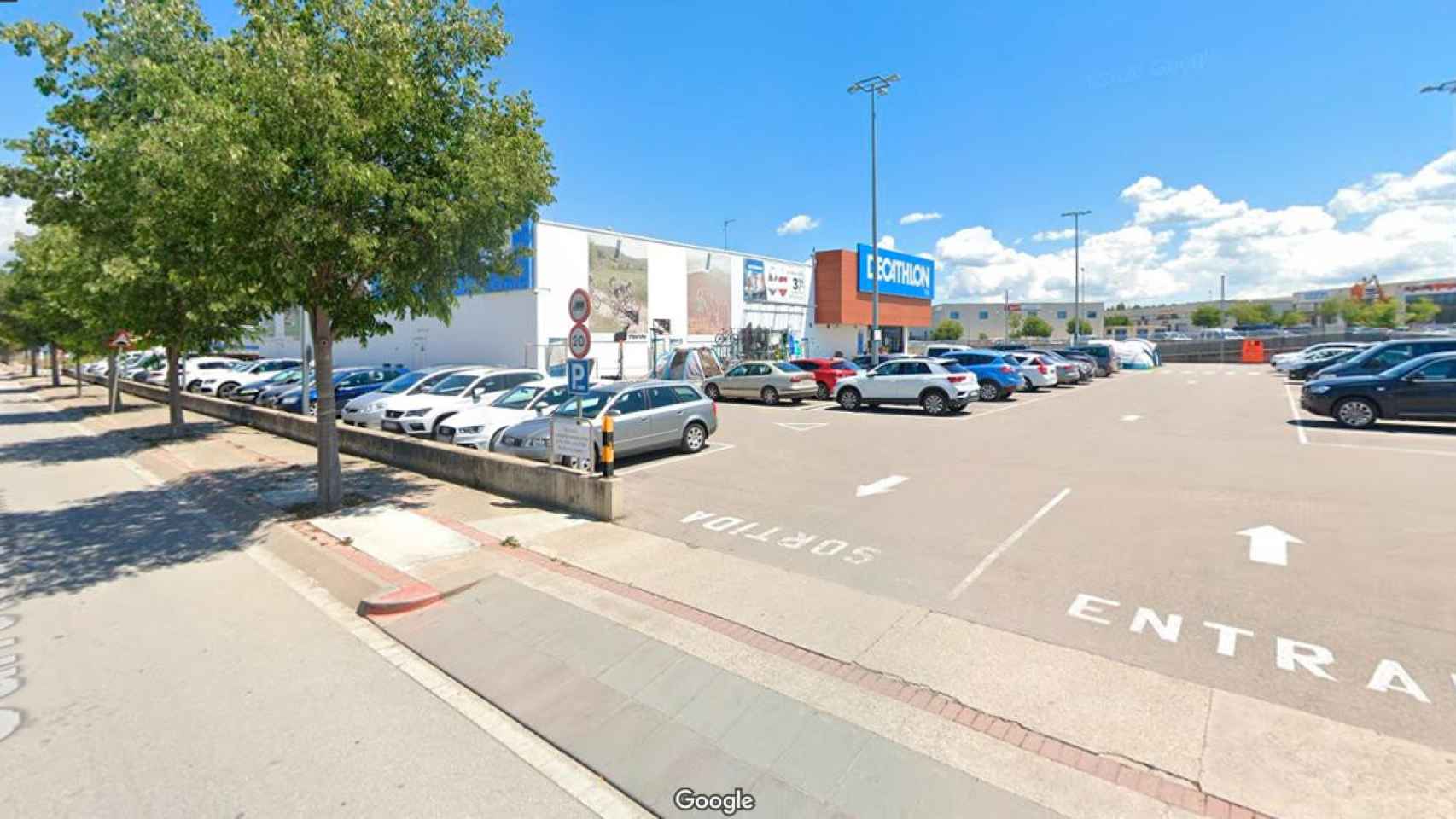 Decathlon de Vic / GOOGLE STREET VIEW