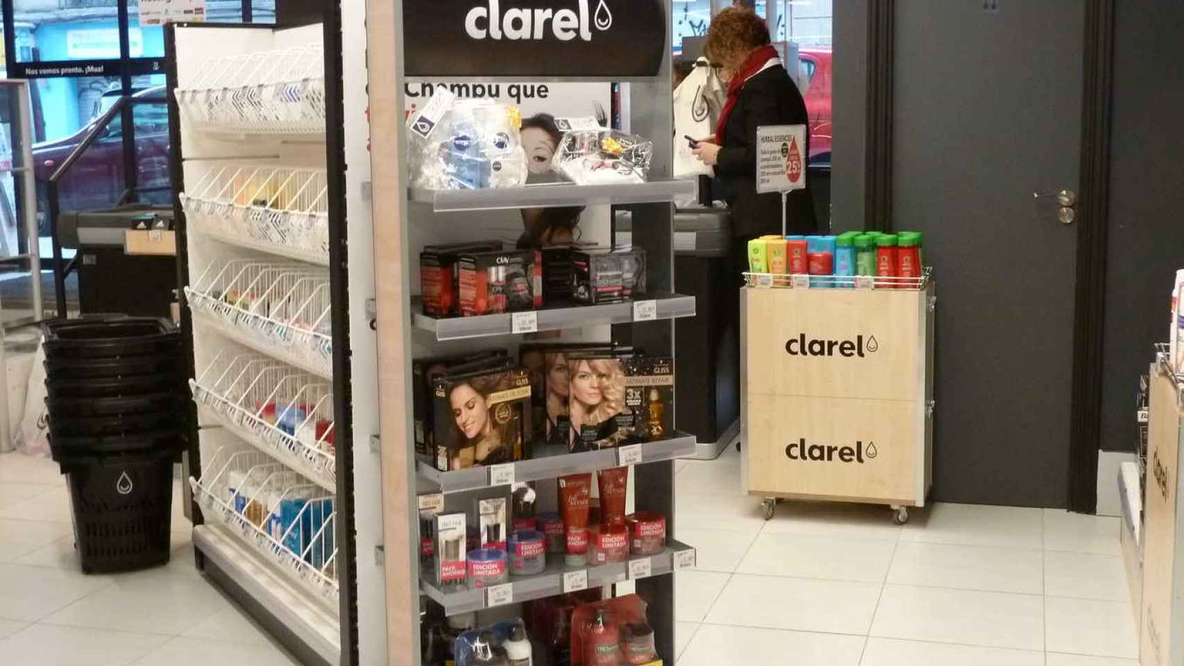 Interior de una tienda de la cadena de perfumerías Clarel, que Dia ha puesto en venta