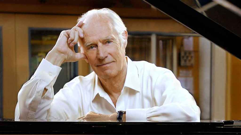 El productor George Martin, considerado el 'Quinto Beatle', ha muerto a los 90 años de edad.