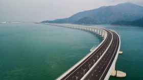 Imagen aérea del nuevo puente inaugurado en China, el más grande del mundo sobre el mar / TWITTER