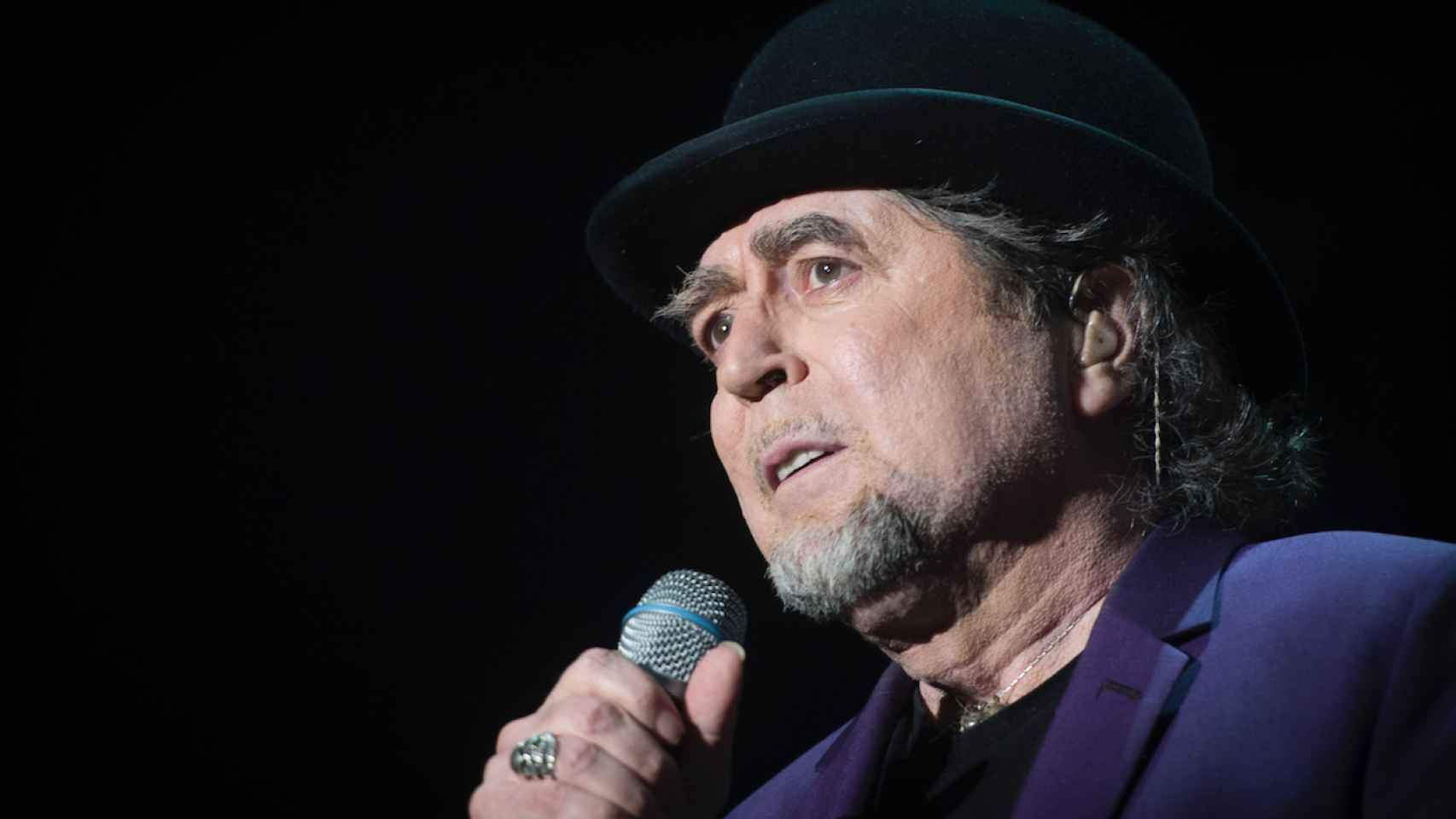 Joaquín Sabina operado de urgencia a causa de varios problemas en el cerebro / AGENCIAS