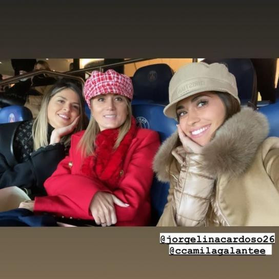 Antonella Roccuzzo con sus nuevas amigas