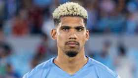 Ronald Araujo, durante un partido con la selección de Uruguay / EFE