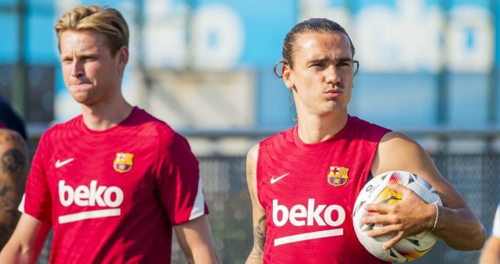 Antoine Griezmann, junto a Frenkie de Jong, en un entrenamiento con el Barça en esta pretemporada / FCB