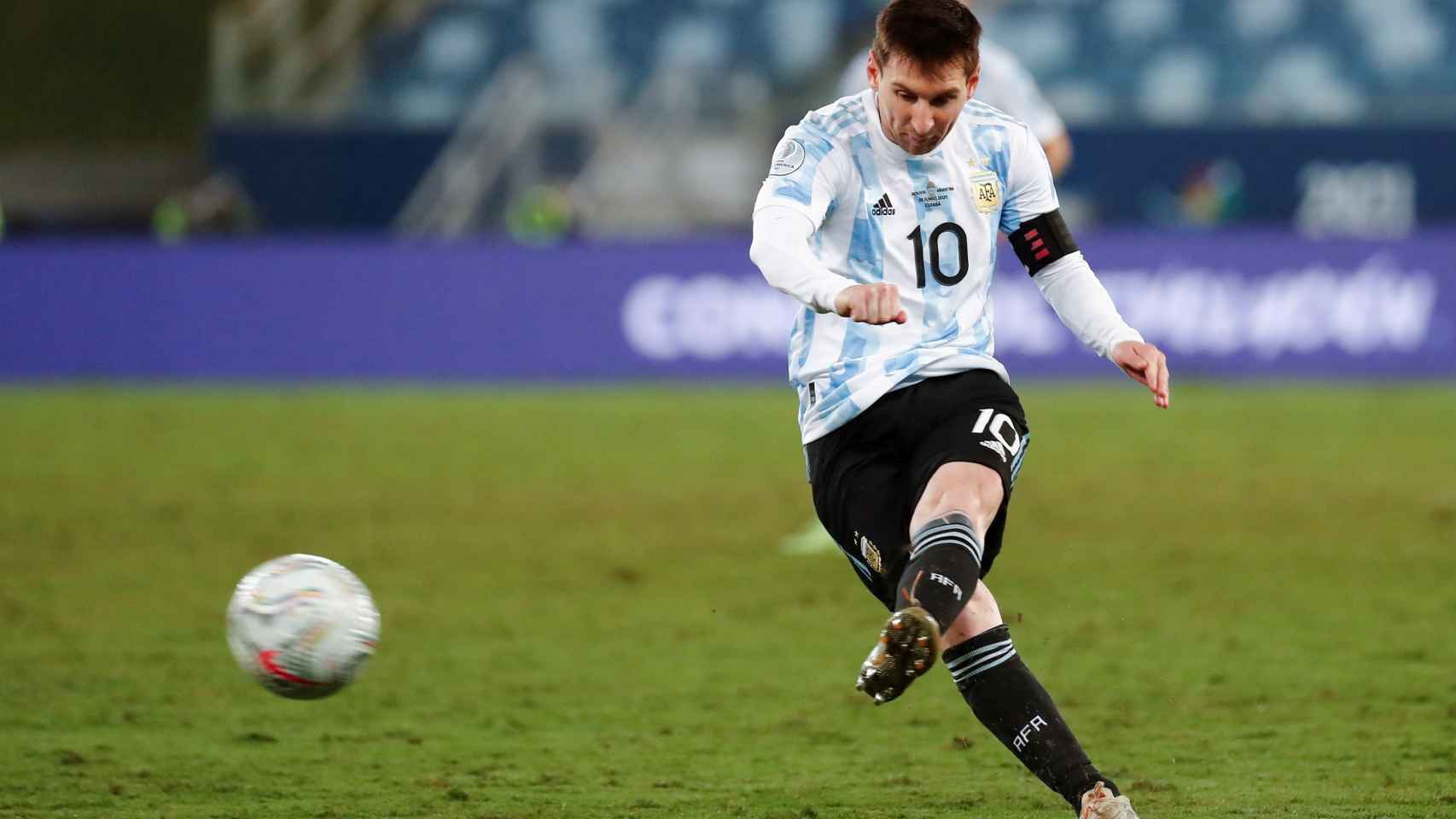 Messi durante el partido de Argentina con Bolivia / EFE