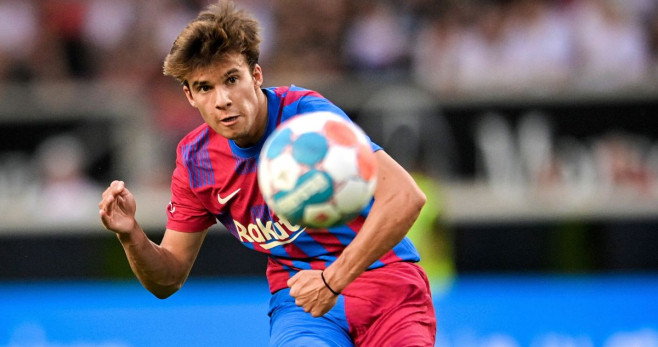 Riqui Puig, durante un partido con el Barça en la temporada 2021-22 / EFE