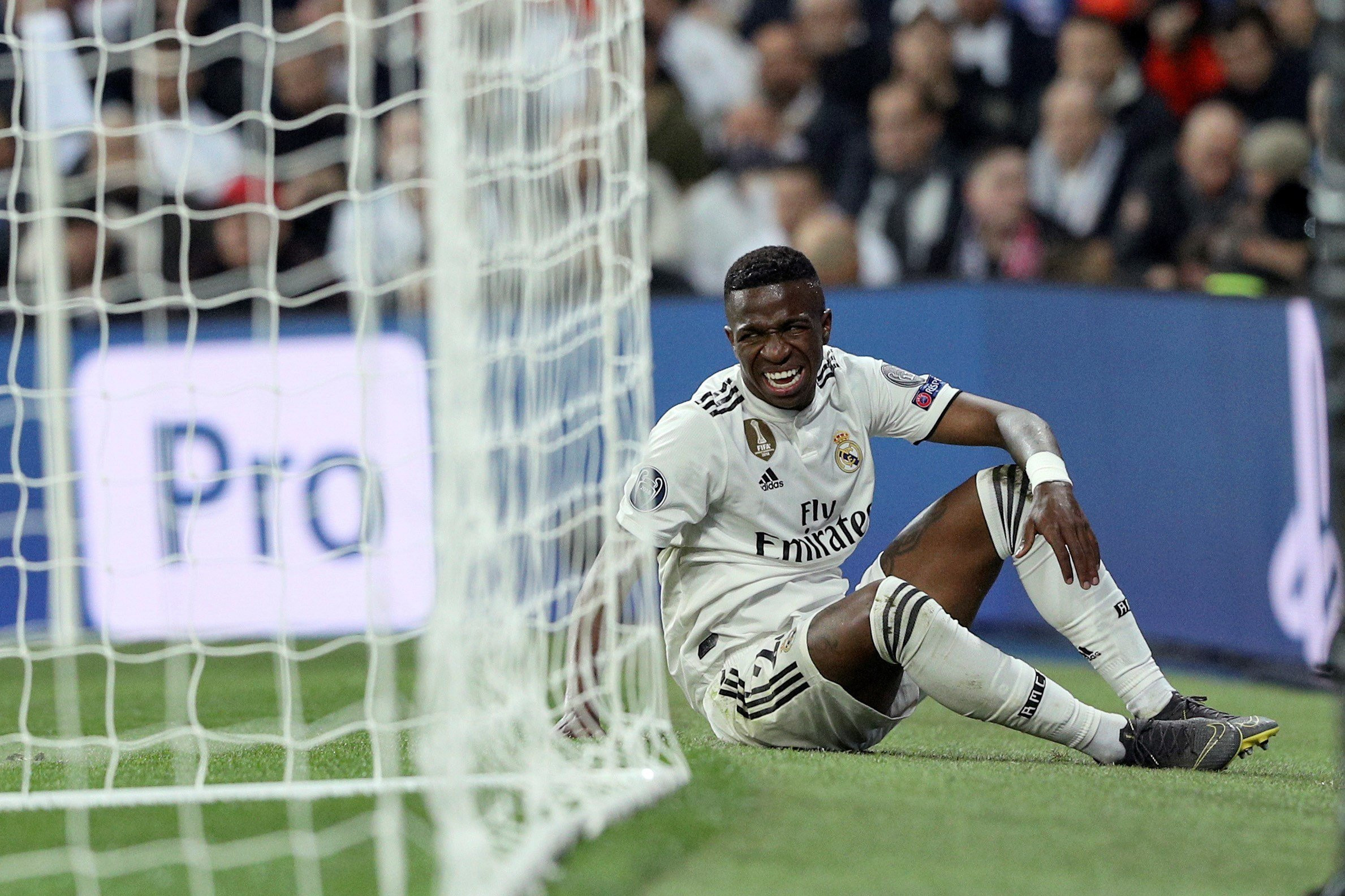 Una foto de Vinicius Jr. tras lesionarse ante el Ajax en el Santiago Bernabéu / EFE