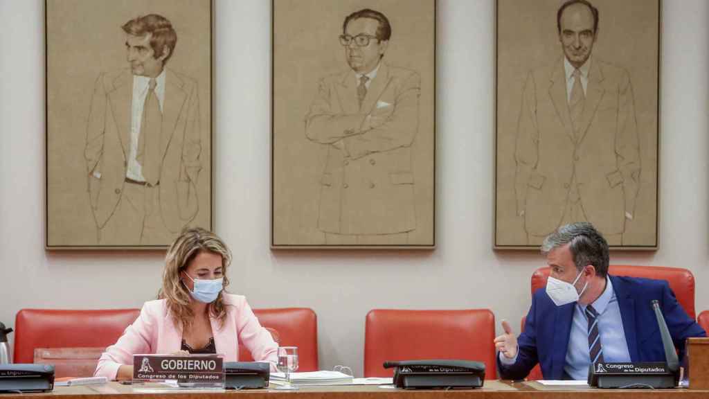 La ministra de Transportes, Movilidad y Agenda Urbana, Raquel Sánchez, y el presidente de la Mesa, Ignacio López Cano, comparecen en la Comisión de Transportes, Movilidad y Agenda Urbana, en el Congreso de los Diputados / EUROPA PRESS