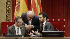 El presidente del Parlament, Roger Torrent (ERC), junto al vicepresidente primero, Josep Costa (JxCat),en una imagen de archivo / EFE