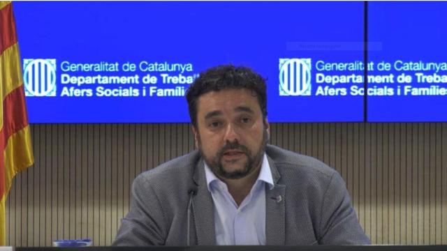 El secretario de la Consejería de Asuntos Sociales y Famílias de la Generalitat, Francesc Iglesias, dando las cifras de fallecidos por coronavirus en las residencias de Cataluña / EUROPA PRESS