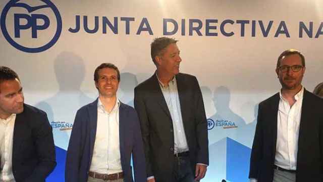 Pablo Casado, líder del PP, y el presidente de los populares catalanes, Xavier García-Albiol, en la junta directiva del partido / PP