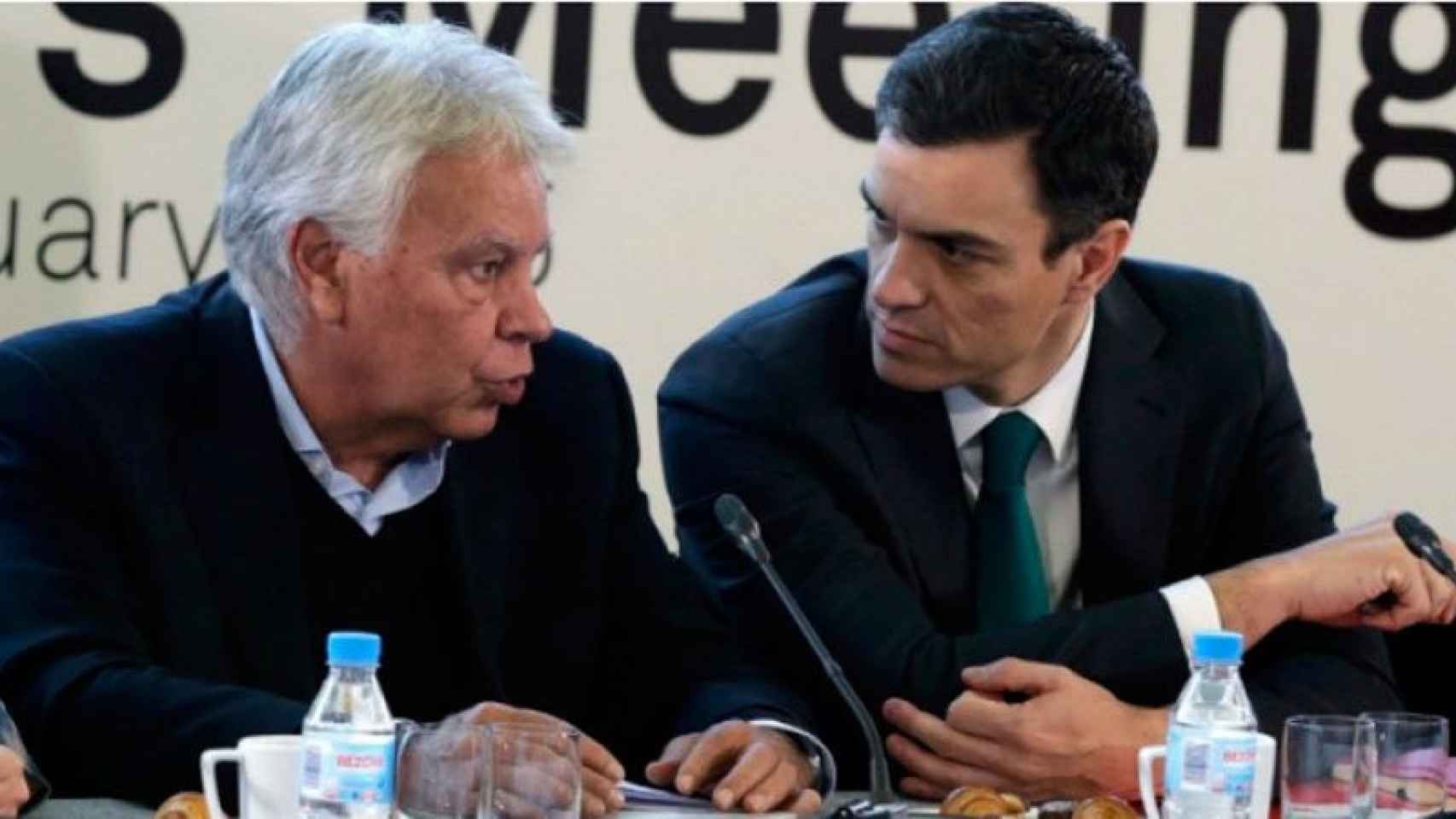 Felipe González y Pedro Sánchez en una imagen de archivo.