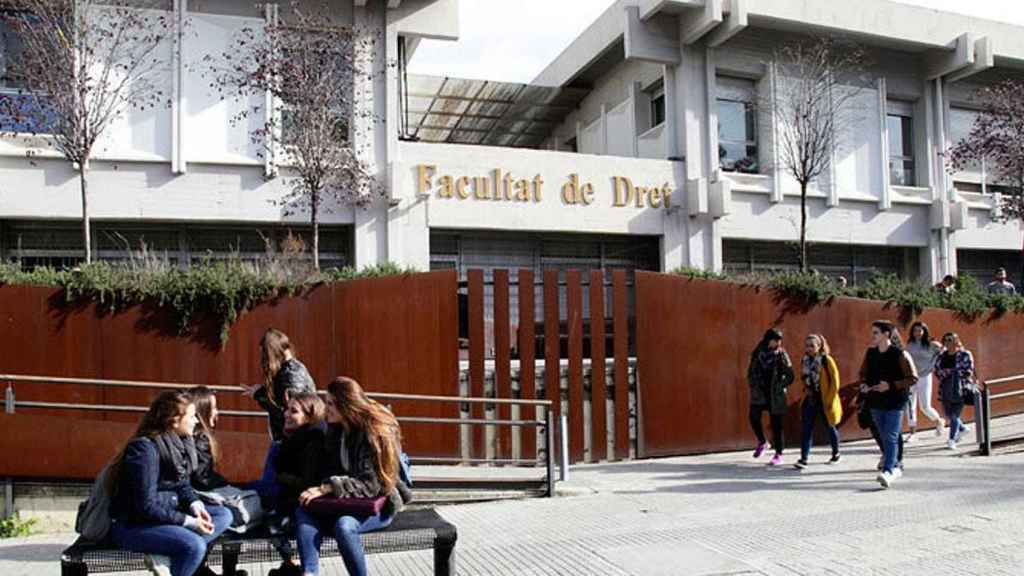 Facultad de derecho de la Universidad Autónoma de Barcelona / UAB