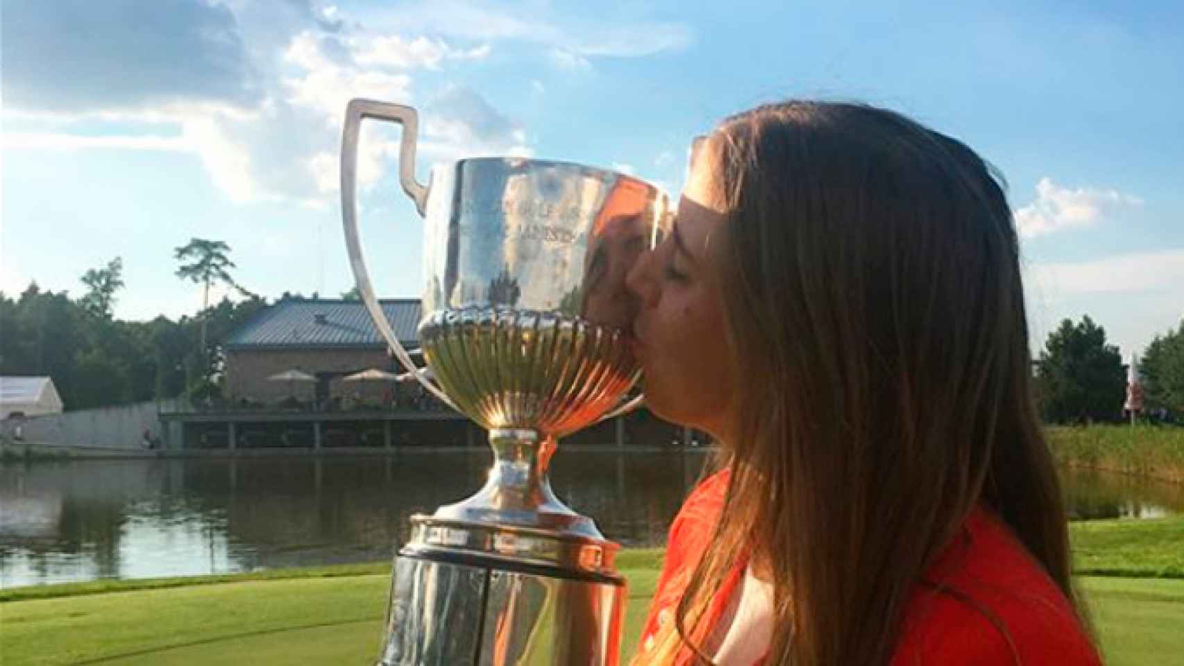 Celia Barquín celebrando su triunfo en el Campeonato de Golf 2018 / INSTAGRAM